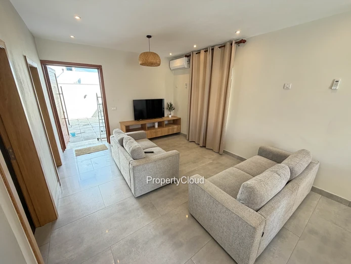 À Louer | Villa De 4 Chambres | Calodyne