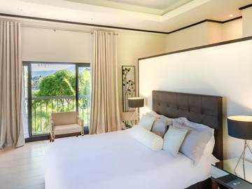 6 Bedroom Villa