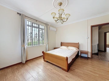 7 Bedroom House