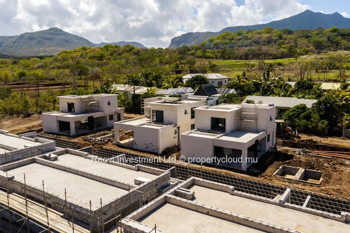 Private & Modern Brand New Villa in Tamarin