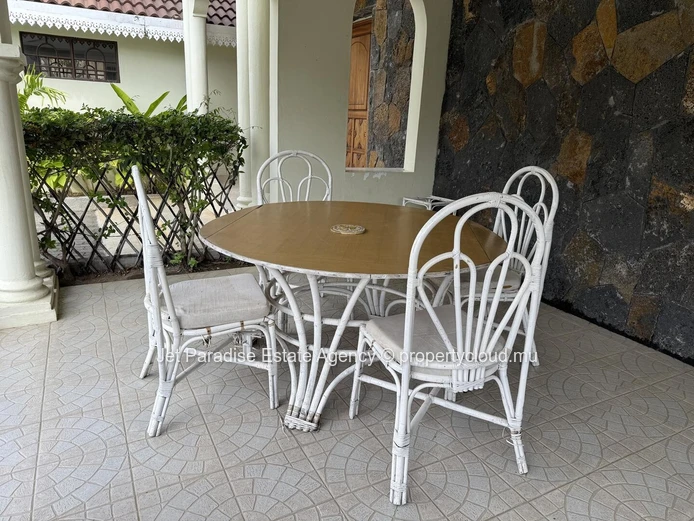 Luxurious 5-bedroom house with private pool in Flic en Flac area, sea access, fully furnished, secure. Price Rs.