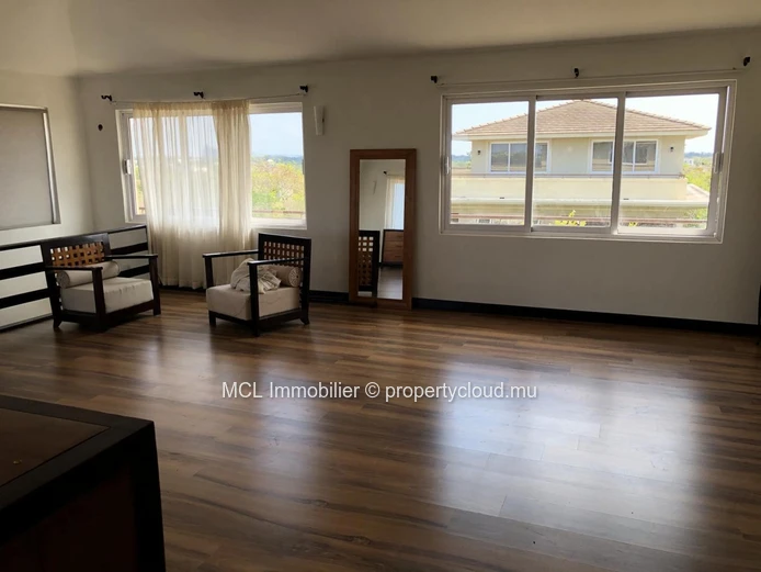 3 bedroom Penthouse on Chemin 20 pieds