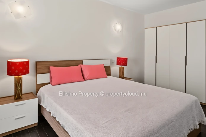 Beachfront Triplex for Rent – Pereybere