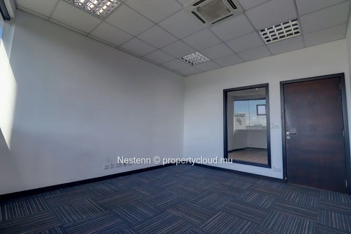Modern Office Space for Rent – 302.20 m²