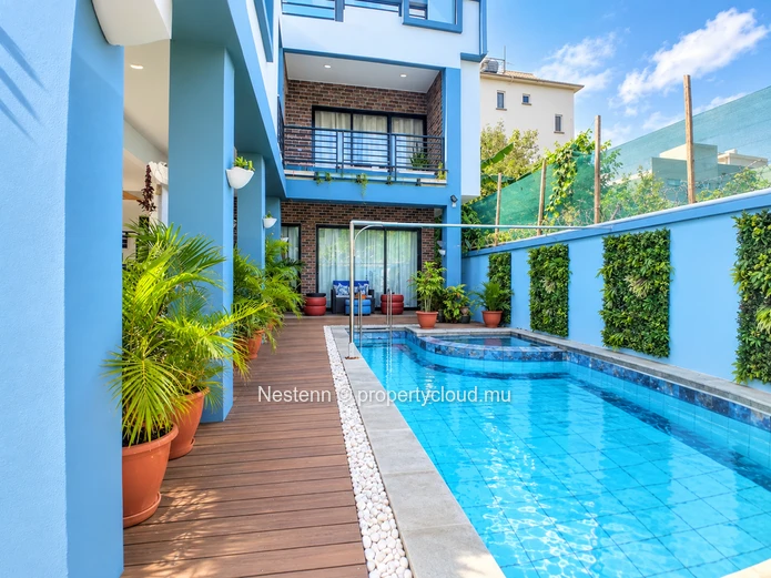 Beautiful And Spacious 5-Bedroom Villa With Pool