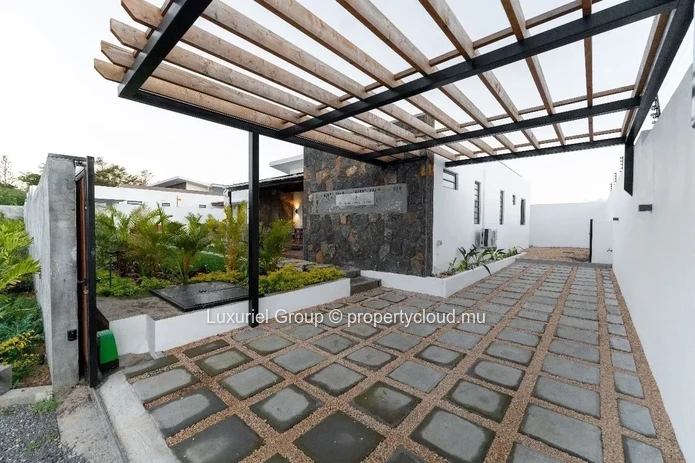 3-Bedroom Villa With Pool, Terrace, And Private Garden