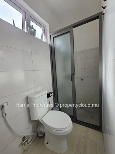 Magnifique appartement meublé au premier étage à louer à Pereybere
