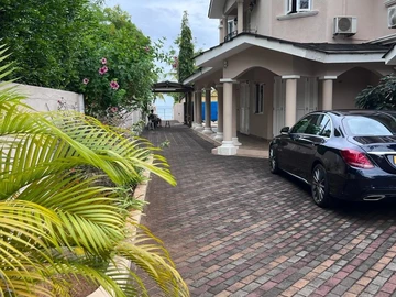 6 Bedroom House
