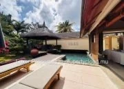A stunning single-storey villa is available for rent in the secured and upscale Oasis 2 (Evaco) residence in Pereybere.