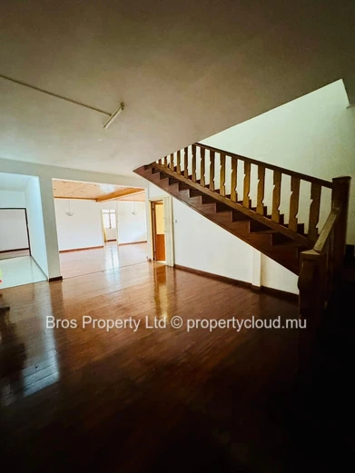 Rs 75,000/Month | Spacious Commercial Office for Rent in Curepipe