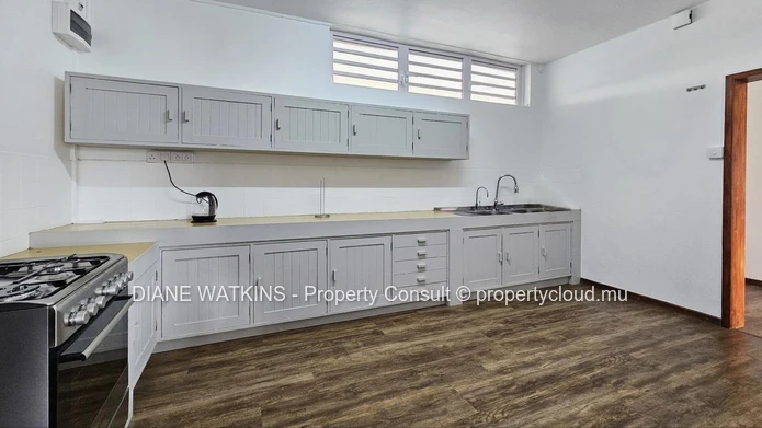 À Vendre - Appartement de 2 Chambres Idéalement situé dans le centre-ville de Curepipe