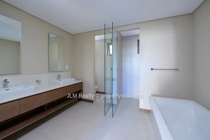 Appartement avec Piscine Privative à Vendre à Pointe aux Canonniers, Île Maurice