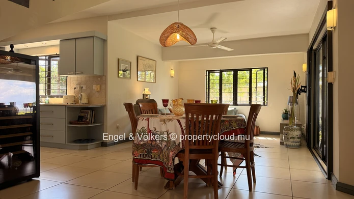 Charming House with Panoramic Sea Views in Black River