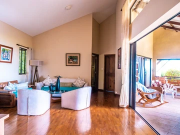 4 Bedroom Villa