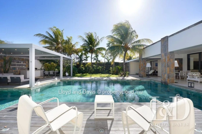 Villa de prestige avec piscine chauffée