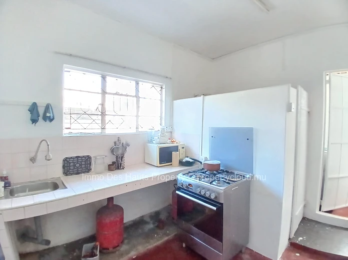 Maison de 2 chambres non meublé en location long terme curepipe 