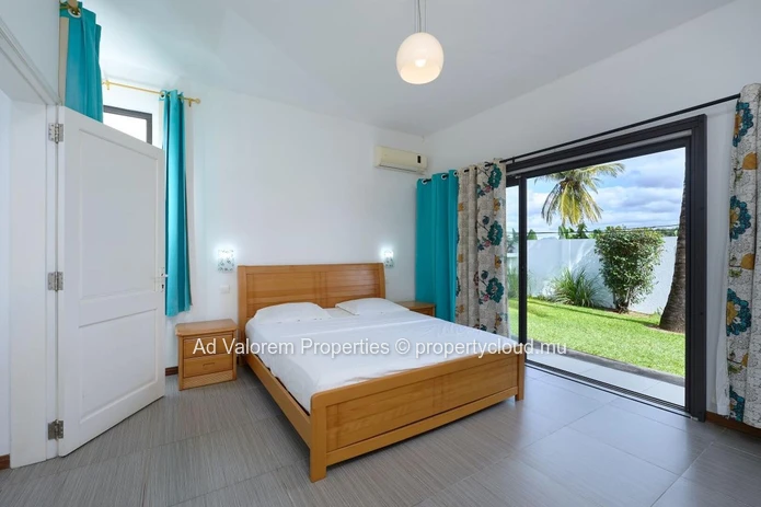 Opportunité rare à Belle Mare – 3 villas individuelles accessibles à pied à la mer