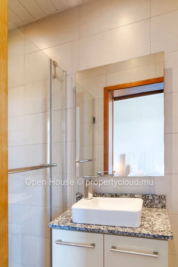 Penthouse meublé de 212 m² avec piscine à Pointe aux Biches