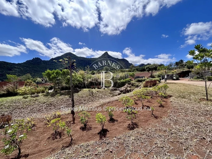 MOKA - Residential land with sea and mountain views - 1,963 m² - France