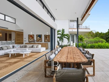 5 Bedroom Villa