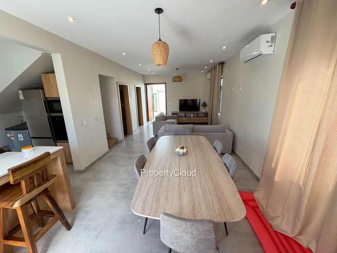 À Louer | Villa De 4 Chambres | Calodyne