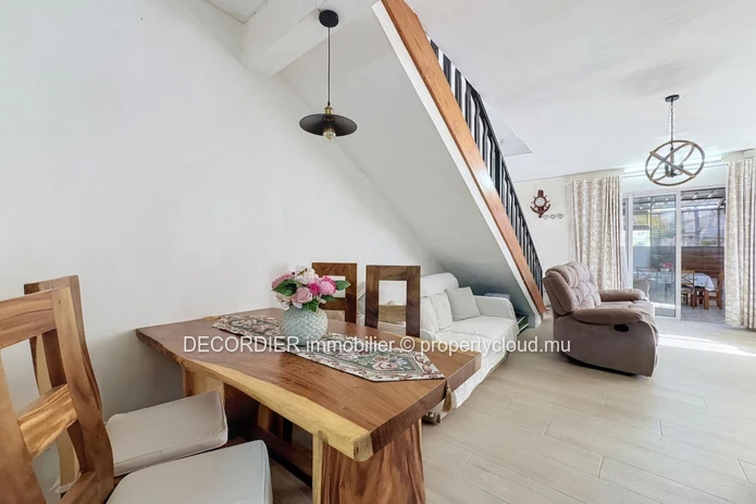 Semi-detached house for rent – Pereybère