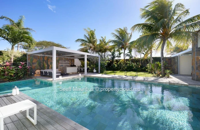 Villa de Luxe avec Piscine Chauffée et Domotique