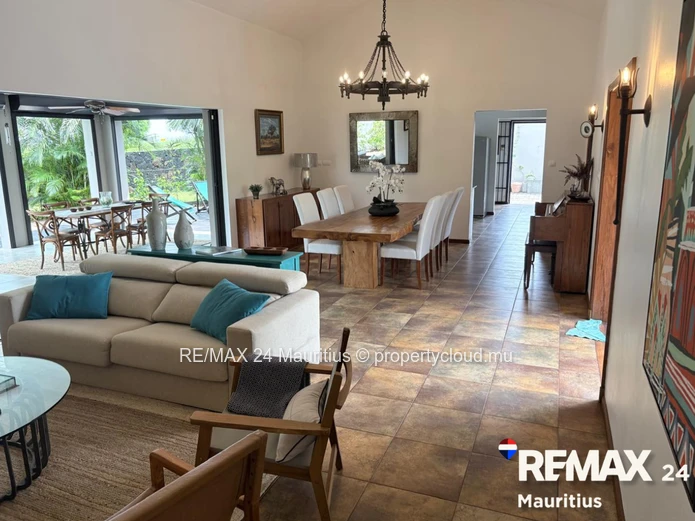Semi-furnished family home in a secured residence in the North of Mauritius.