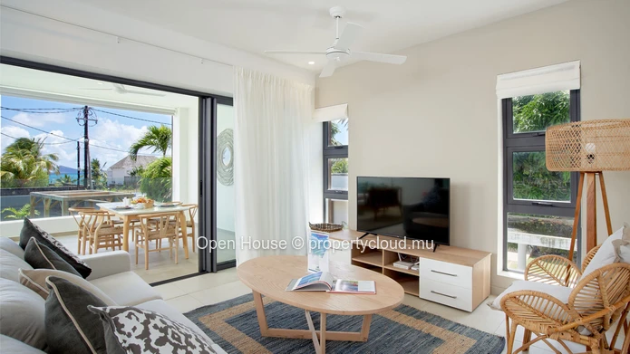 FOR SALE - Apartment R+2 - Pointe aux Canonniers - 3 bedrooms, communal pool, close to the beach - accessible to fore...