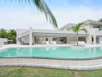 5 Bedroom Villa