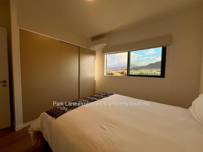 Mountain View 80m² Apartment Near All Amenities in Cap Tamarin