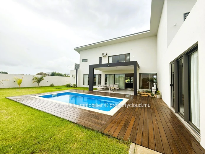 Villa d’Exception à Tamarin – Art de Vivre, Élégance et Vue Montagne