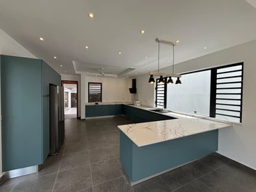 4 Bedroom Villa