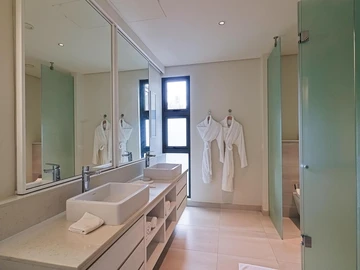 5 Bedroom Villa