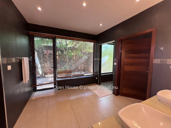 Villa d'architecte 4 chambres avec piscine à vendre à Péreybère