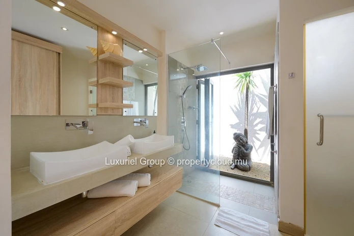 Sophisticated Villa for Sale in Grand Baie – A Luxurious Oasis