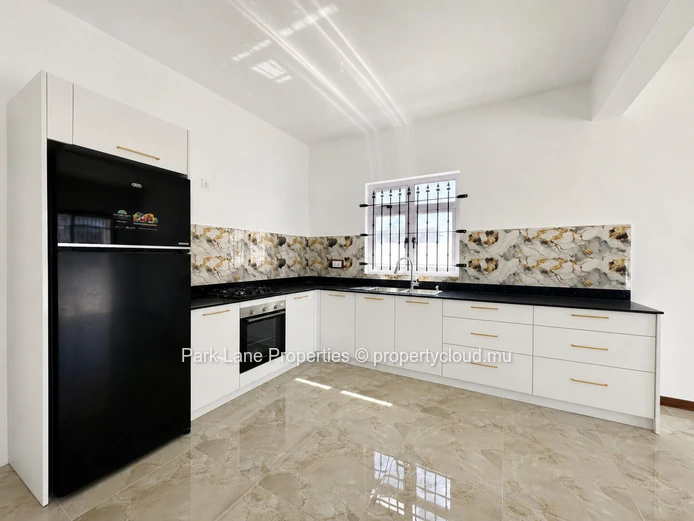 Villa neuve avec piscine à vendre à Pereybere