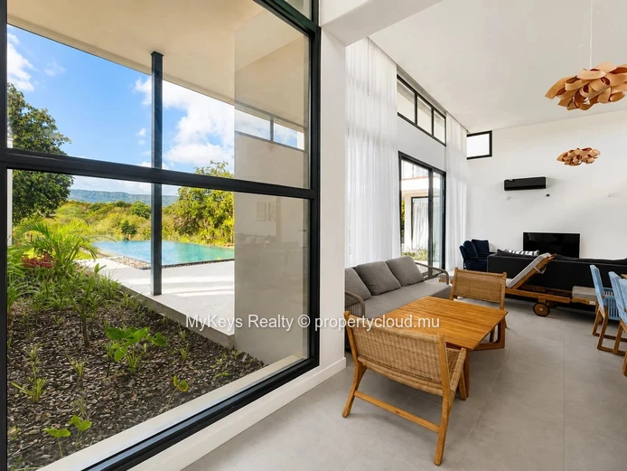 Exceptional 5-Bedroom Villa for Rent - Tamarin