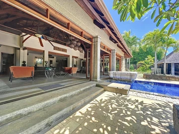6 Bedroom House