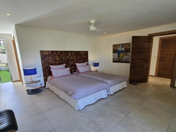 5 Bedroom Villa