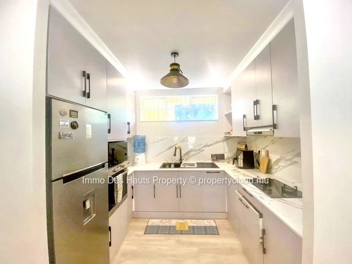 3 bedroom Apartment ground floor semi furnished for sale Curepipe 