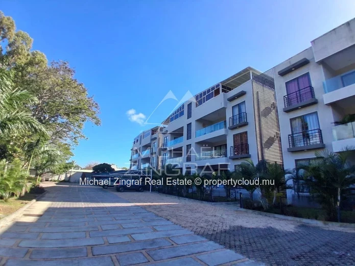 Grand Baie – Élégant Appartement avec Rooftop et Piscine Privée