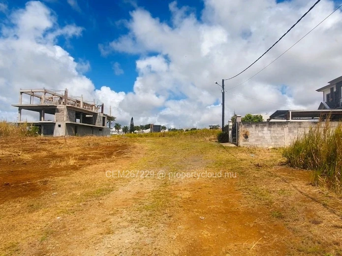 Prime residential land for sale in Sodnac, Quatre bornes