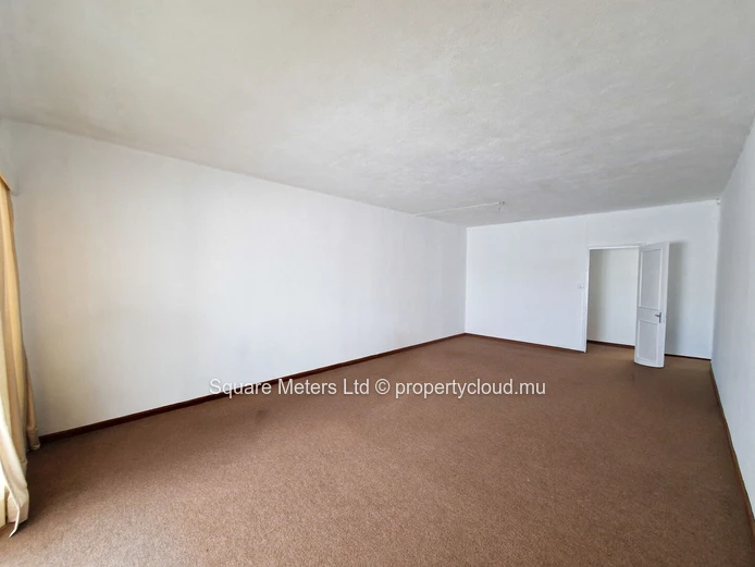 Live in the Heart of Curepipe – 3-Bedroom Apartment with Lift & Covered Garage (Sole Mandate)