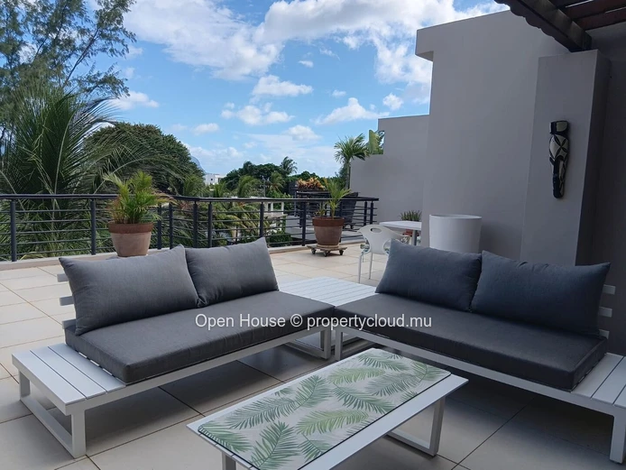 penthouse 4-Bed duplex with Communal Pool in Grande Rivière Noire - Tamarin Area, 239m² Living Space, Second Floor, N...