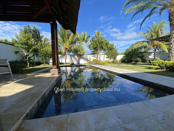 Exclusivité - Domaine recherché sur Grand Baie - Villa à vendre - 3 chambres en suite - beaux volumes - grand jardin ... (Mandat exclusif)