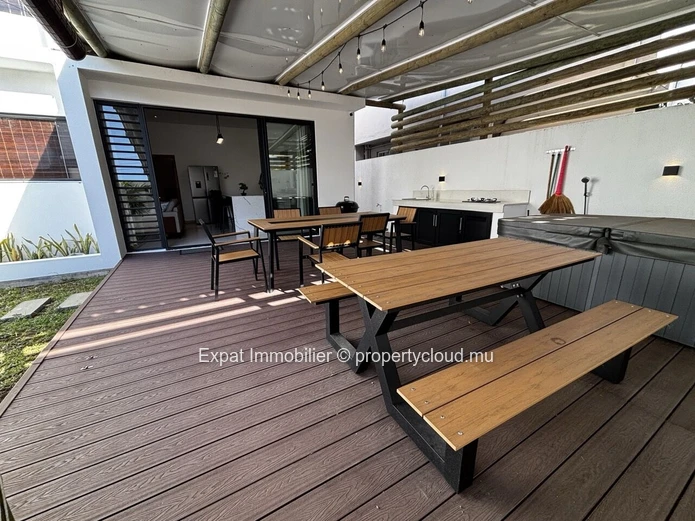 Contemporary 3-Bedroom Ground-Floor Apartment Just A Few Steps From The Sea – Trou Aux Biches
