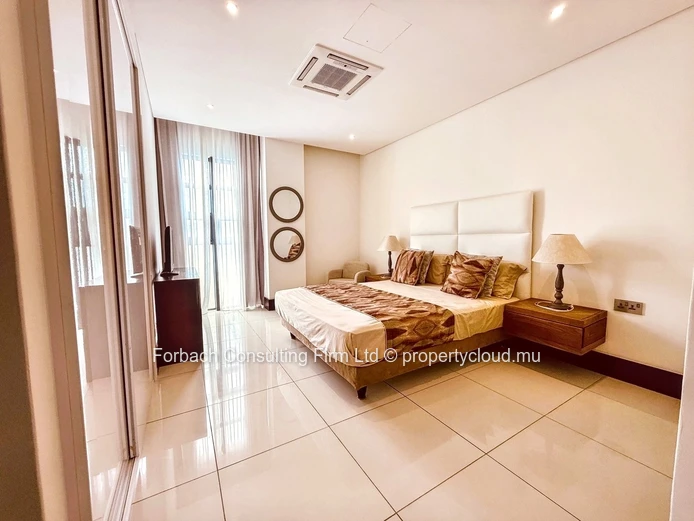 Grand Baie La Croisette- elegant apartment accessible to foreigners 