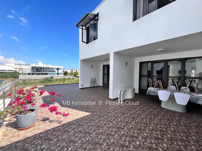 Immeuble comprenant 4 appartements à vendre - Mont Choisy