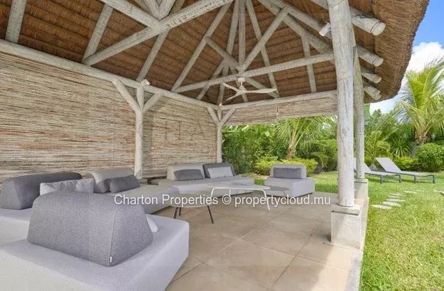 Villa de plain-pied de 4 chambres en suite avec studio indépendant et piscine privée